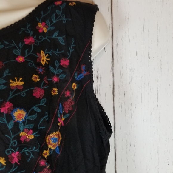 Umgee Boho Sleeveless Babydoll Embroidered Top - Picture 4 of 7